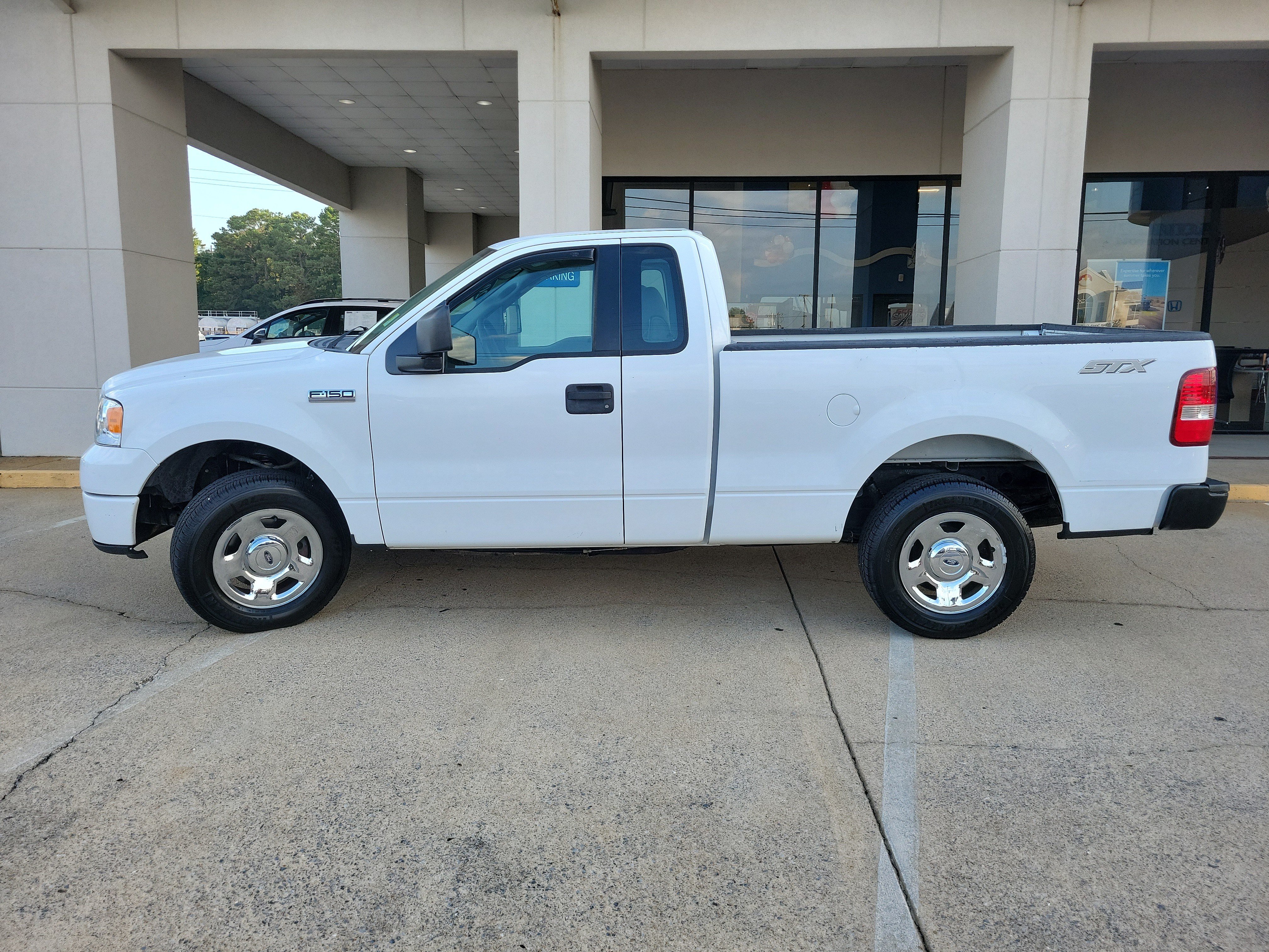 Used 2006 Ford F150 STX RWD image 4