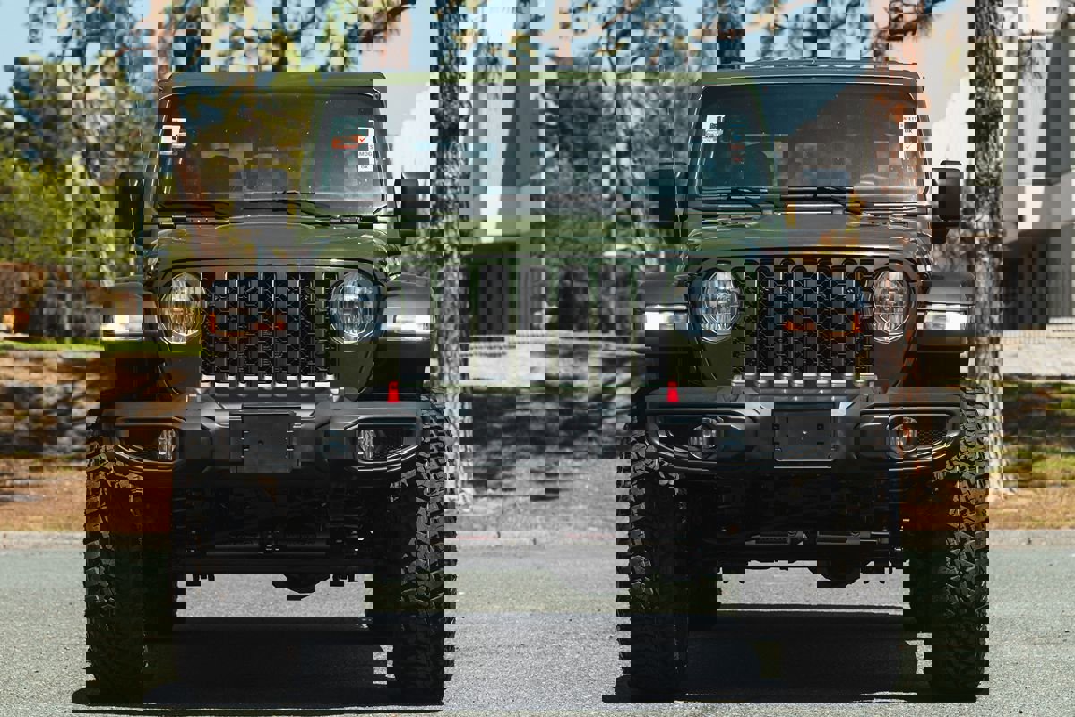 Used 2023 Jeep Gladiator Rubicon image 8