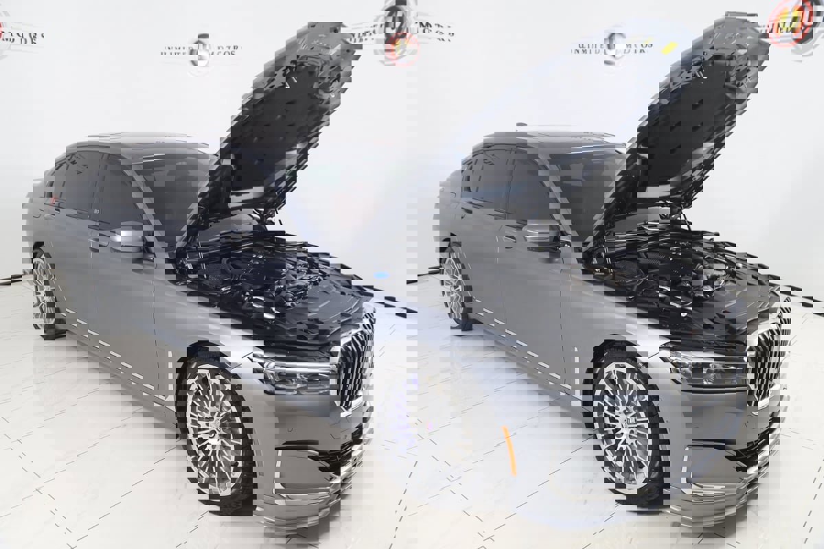 Used 2022 BMW ALPINA B7 xDrive w/ Luxury Rear Seating Package image 33