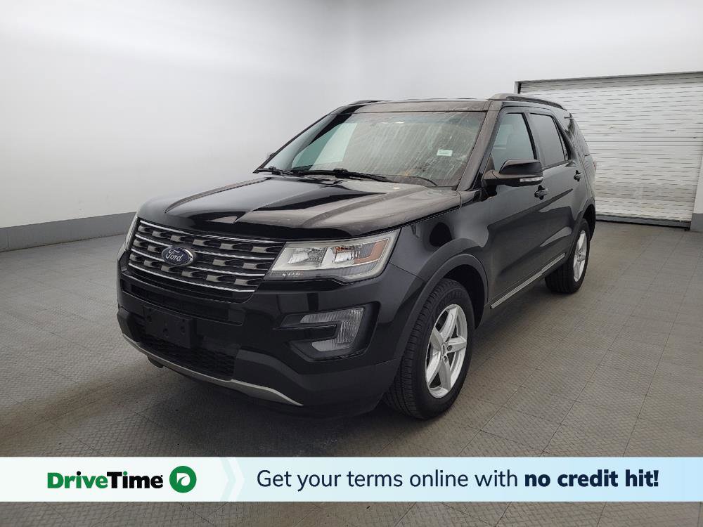Used 2017 Ford Explorer XLT image 1