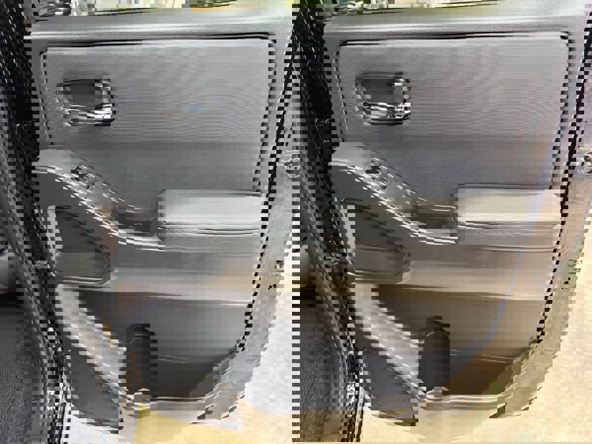 Used 2024 Nissan Frontier SV image 52