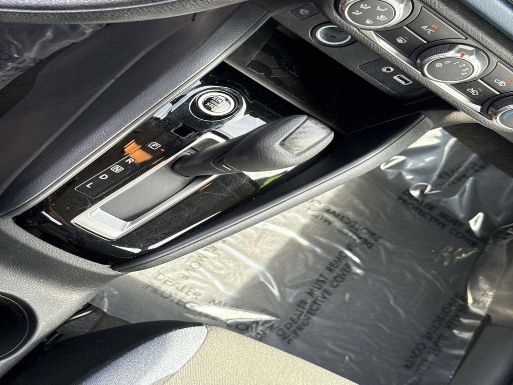 Used 2025 Nissan Versa SV FWD image 25