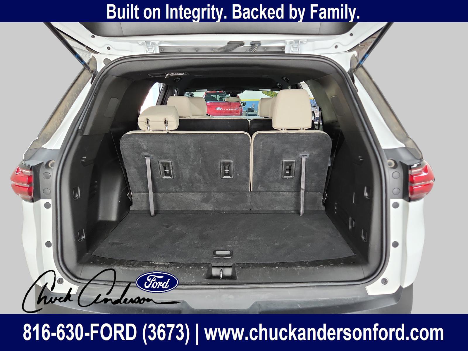 Used 2023 Chevrolet Traverse LS image 28