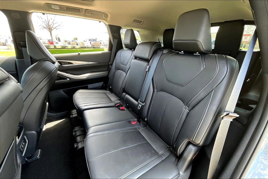 Certified 2026 INFINITI QX60 Luxe w/ Cargo Package image 32