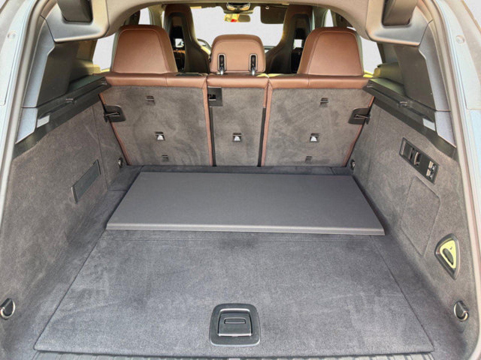 Used 2025 BMW iX xDrive50 w/ Convenience Package image 19