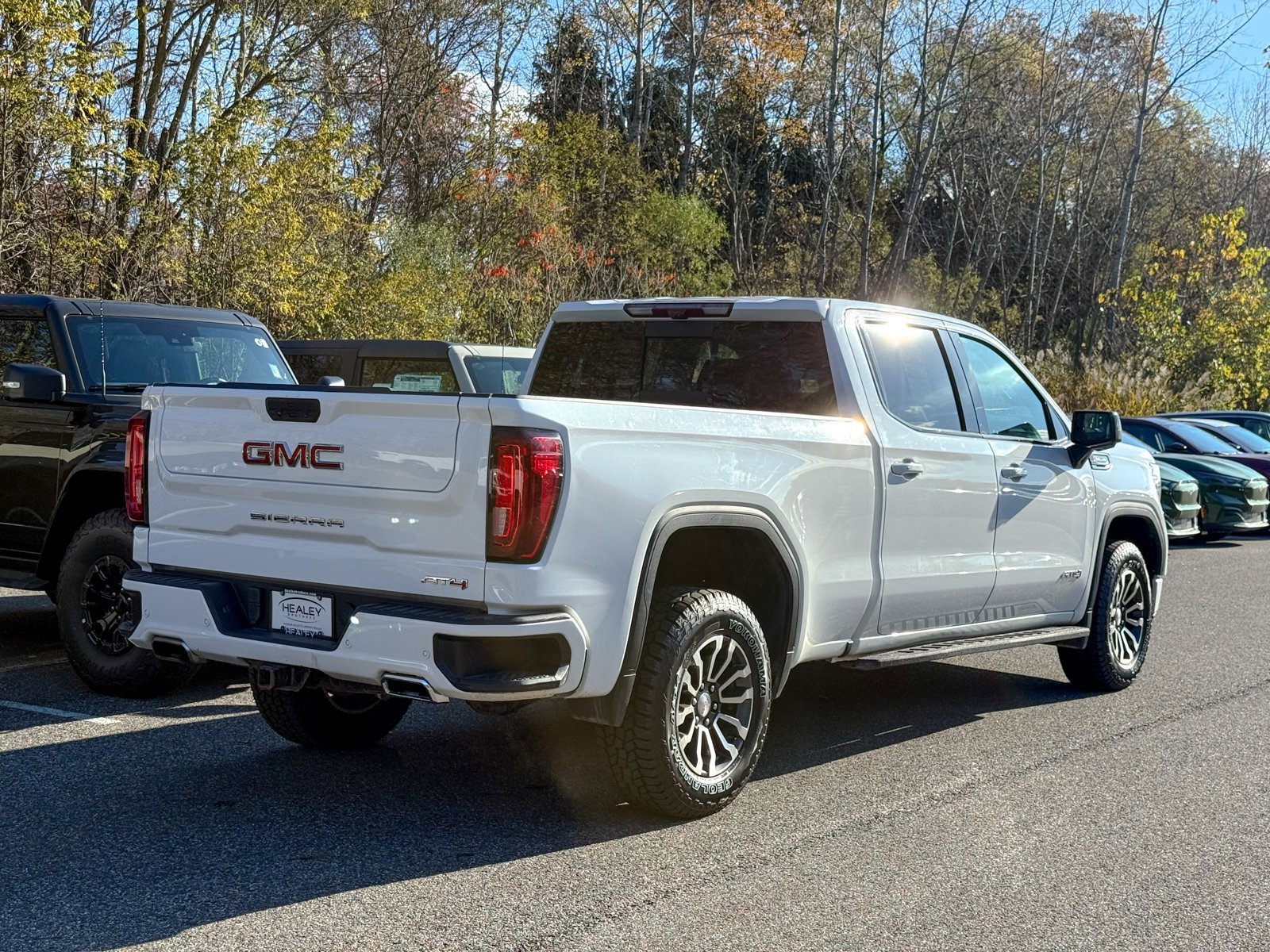 Used 2022 GMC Sierra 1500 AT4 w/ AT4 Premium Package image 6
