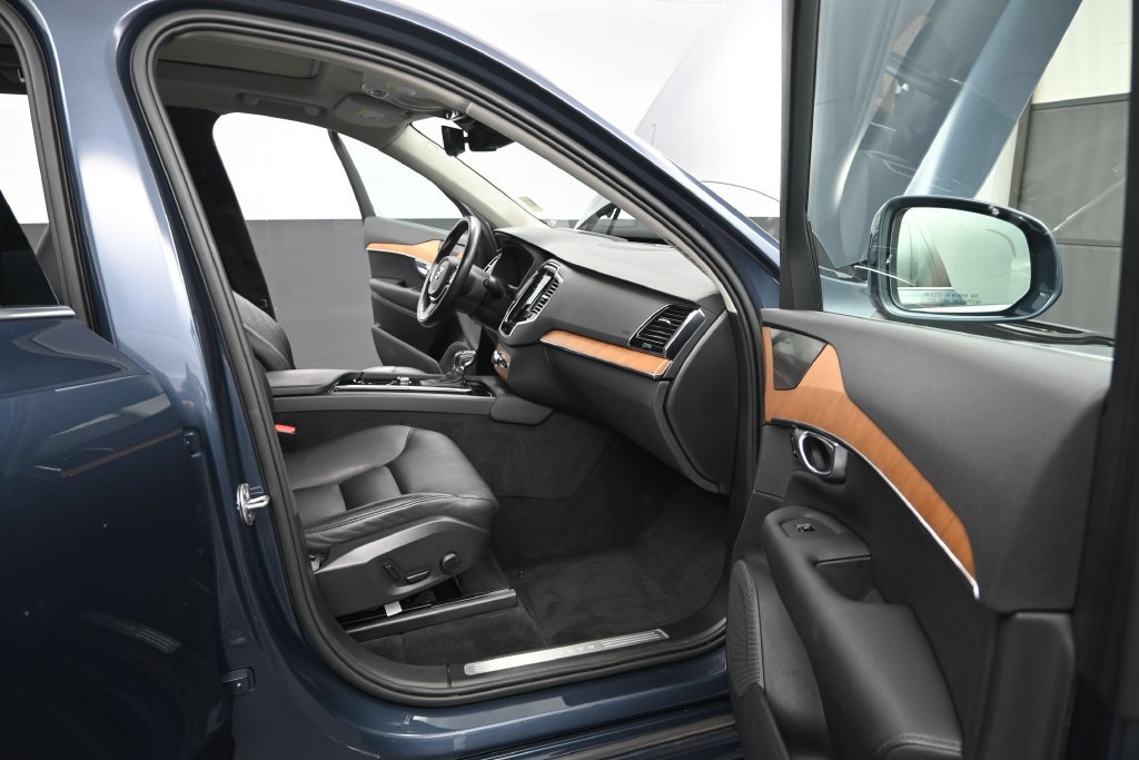 Used 2022 Volvo XC90 T6 Momentum w/ Advanced Package AWD/4WD image 21