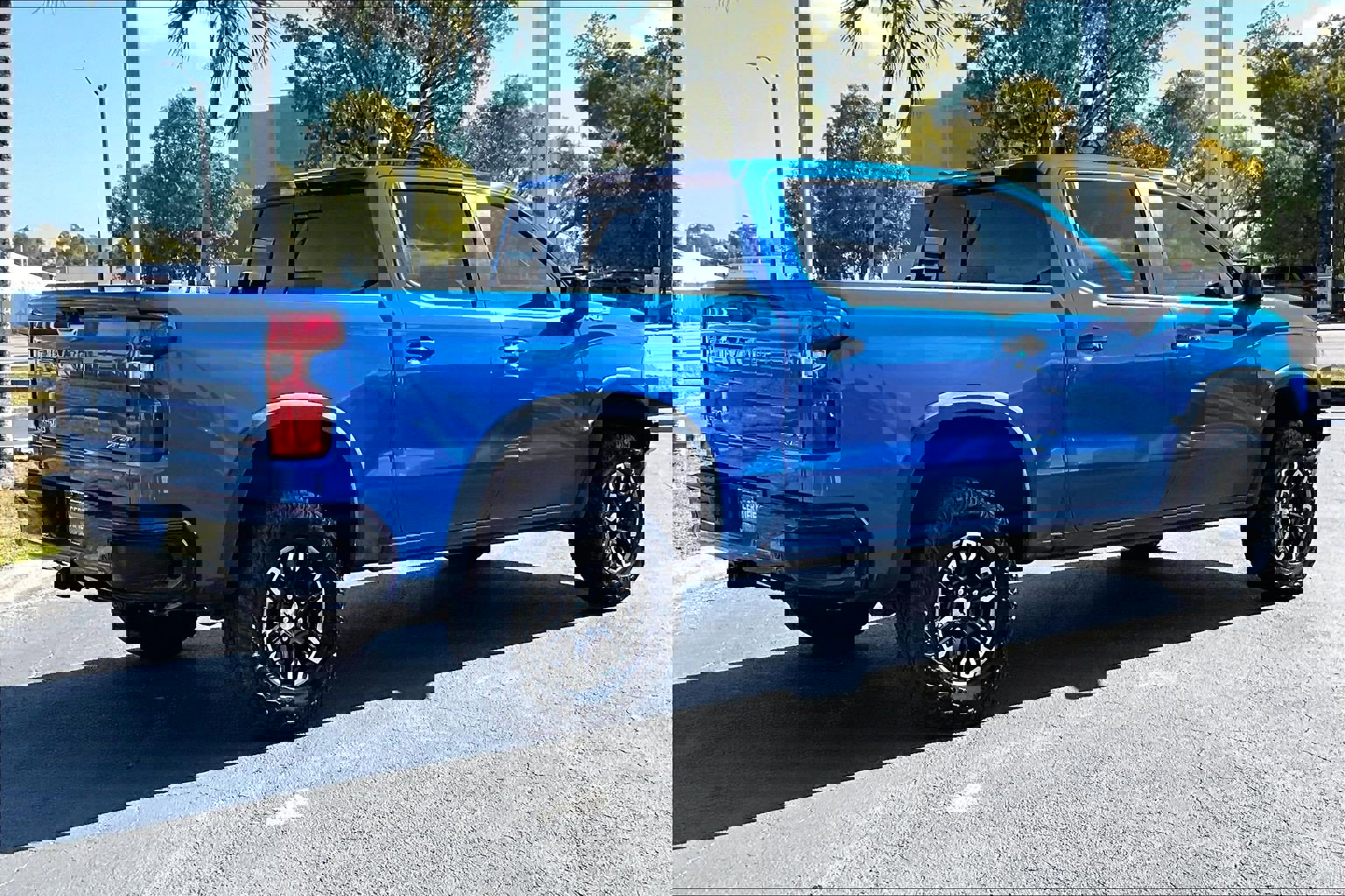 Certified 2023 Chevrolet Silverado 1500 ZR2 w/ Technology Package image 4