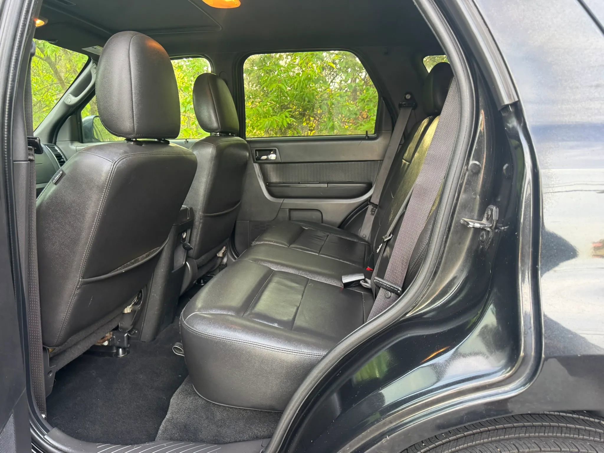 Used 2011 Ford Escape Limited FWD image 10