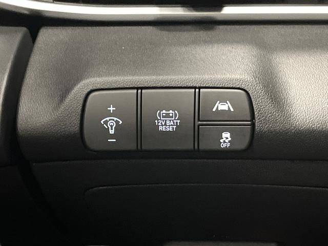 Used 2021 Hyundai Elantra Blue image 22