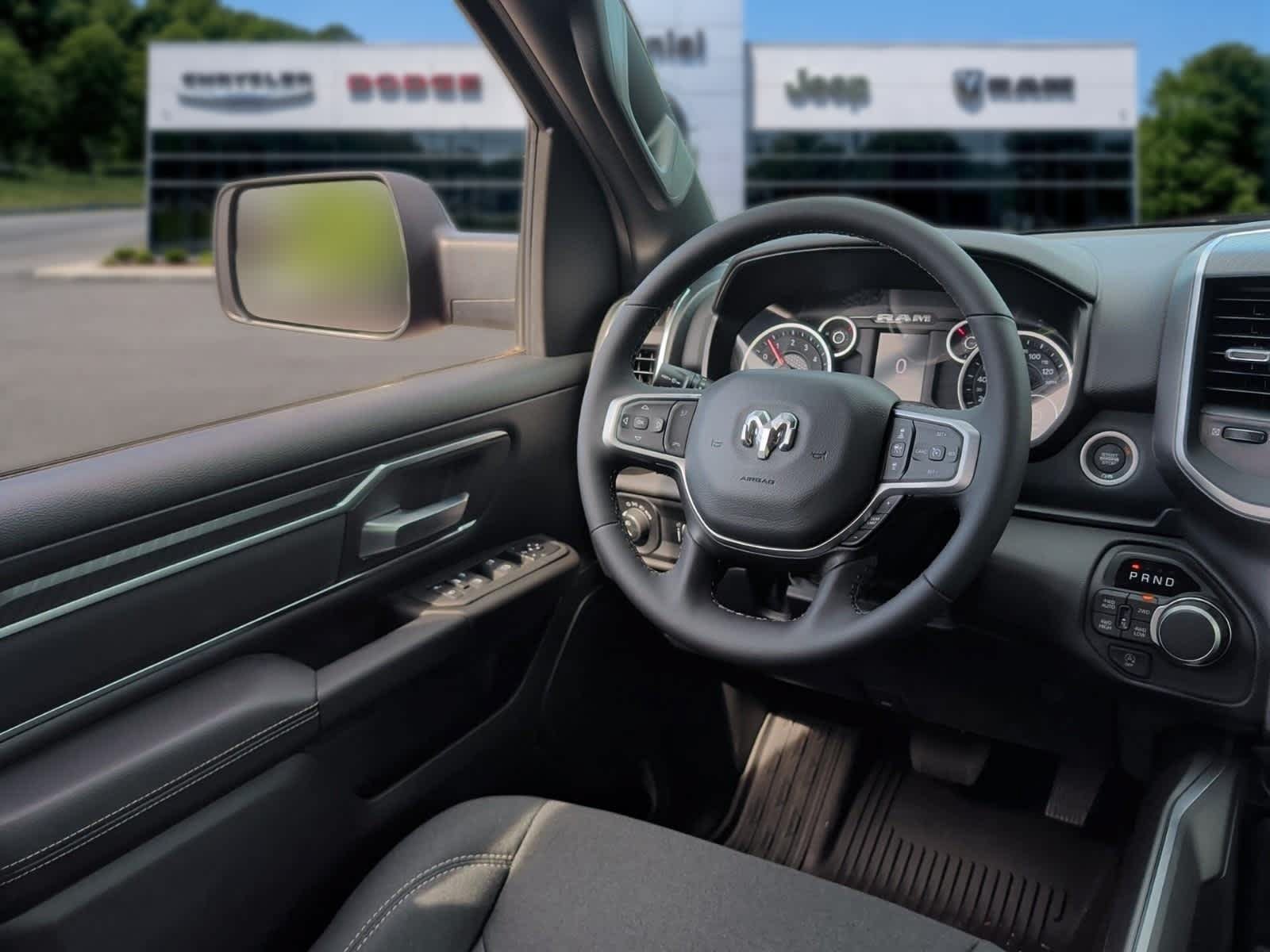 Used 2025 RAM 1500 Big Horn AWD/4WD image 33