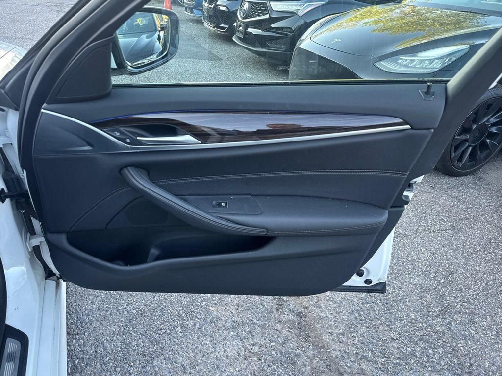 Used 2022 BMW 530i w/ M Sport Package RWD image 12