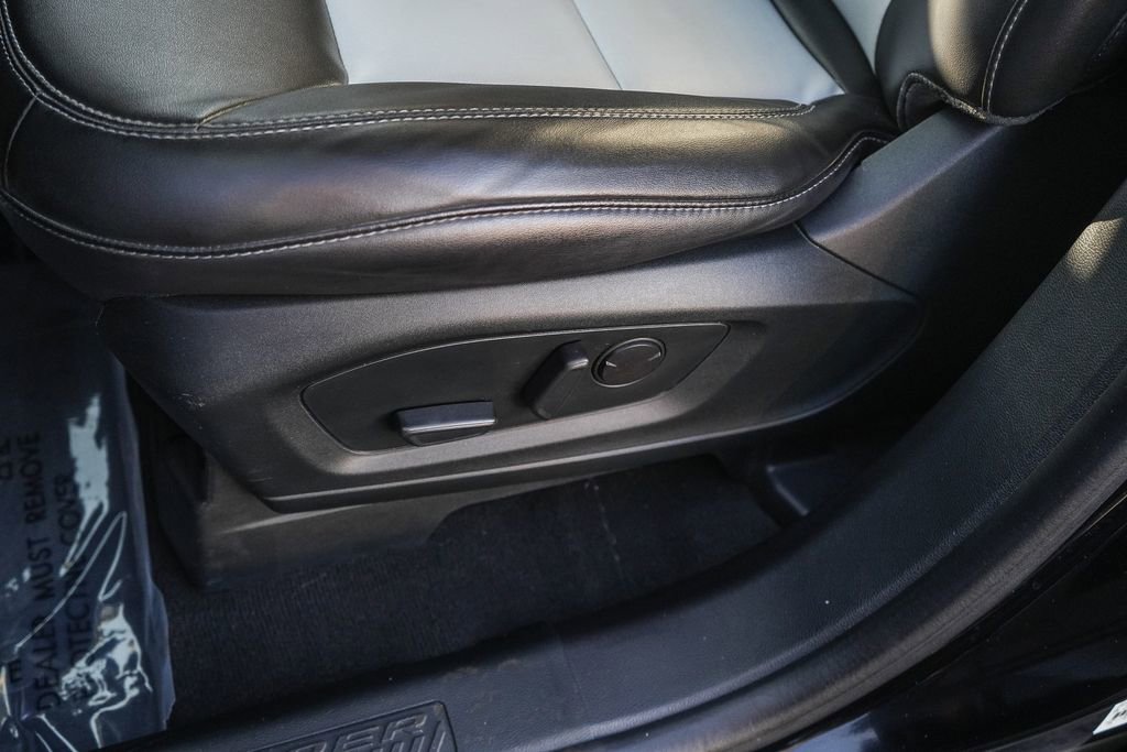 Used 2022 Ford Explorer XLT w/ Equipment Group 202A RWD image 20