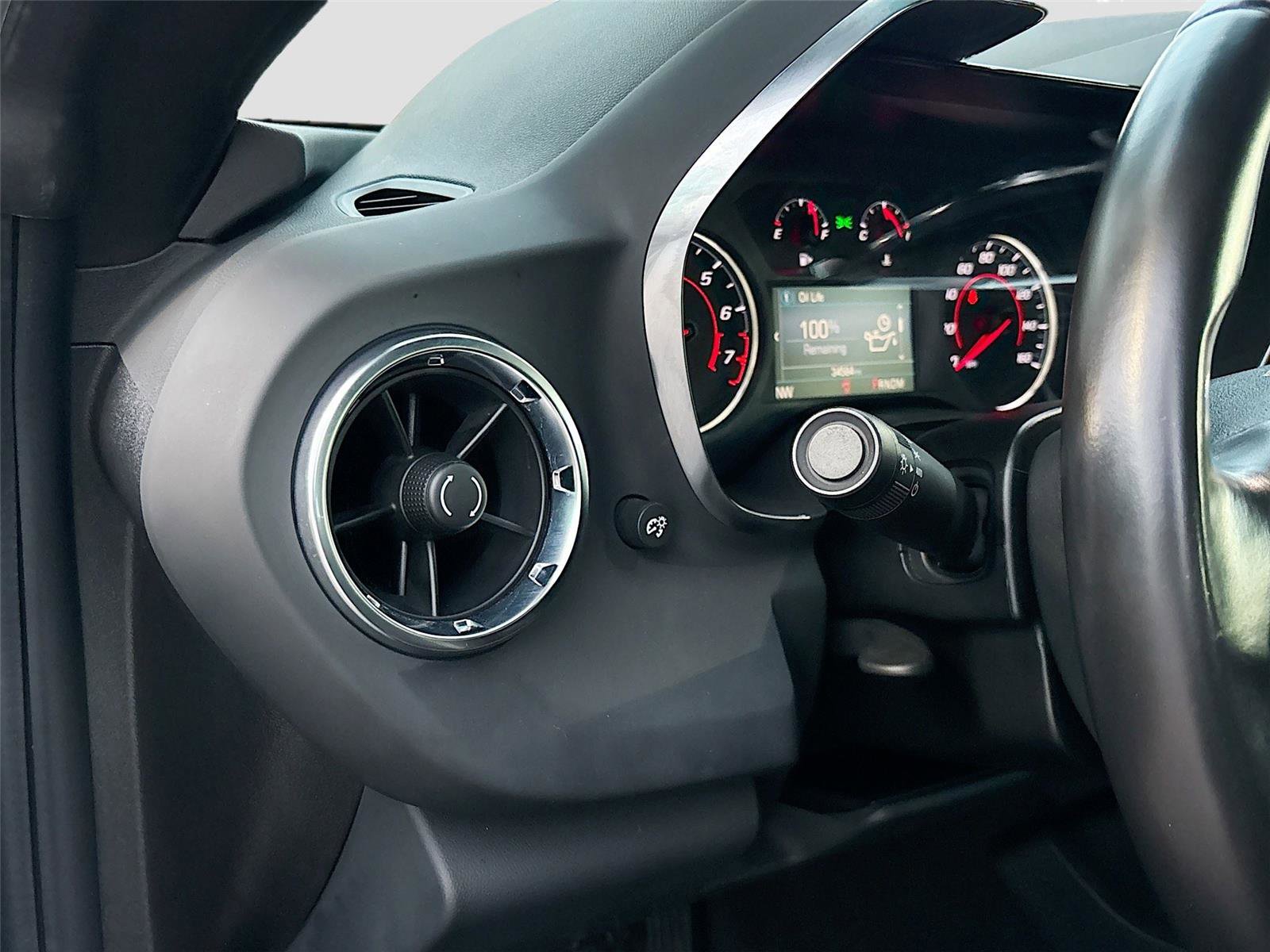 Used 2022 Chevrolet Camaro LT w/ Technology Package image 11