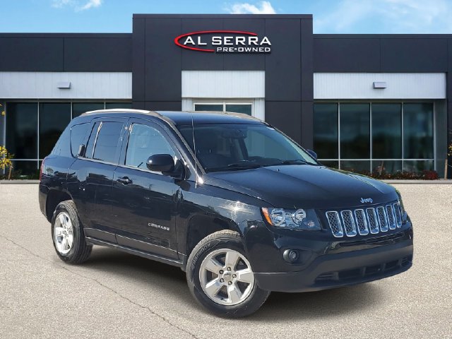 Used 2017 Jeep Compass Latitude FWD image 1