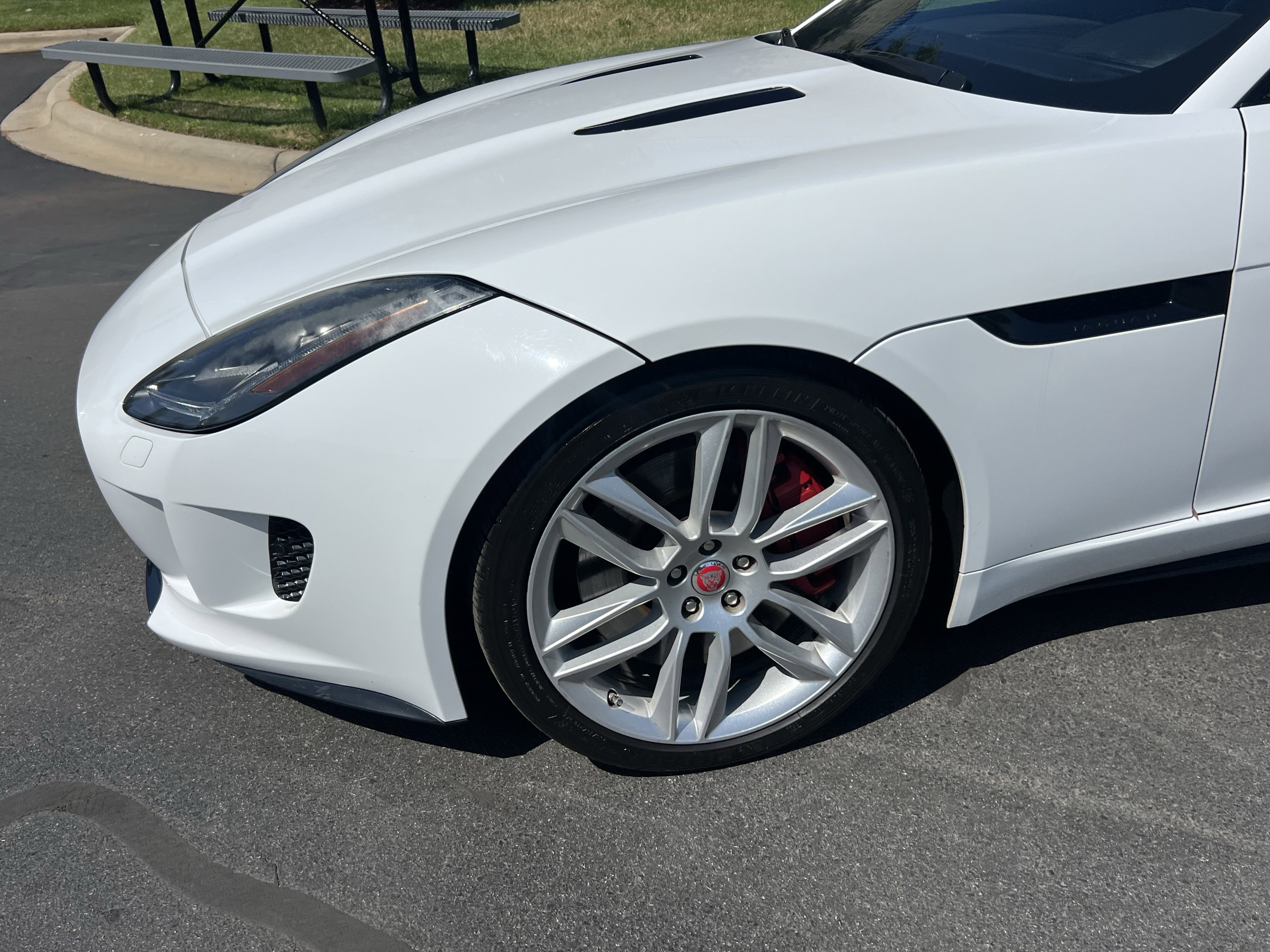 Used 2015 Jaguar F-TYPE R image 13