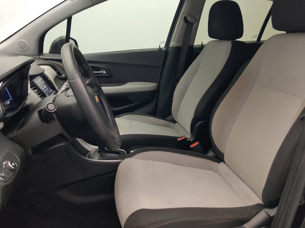 Used 2020 Chevrolet Trax LS FWD image 17