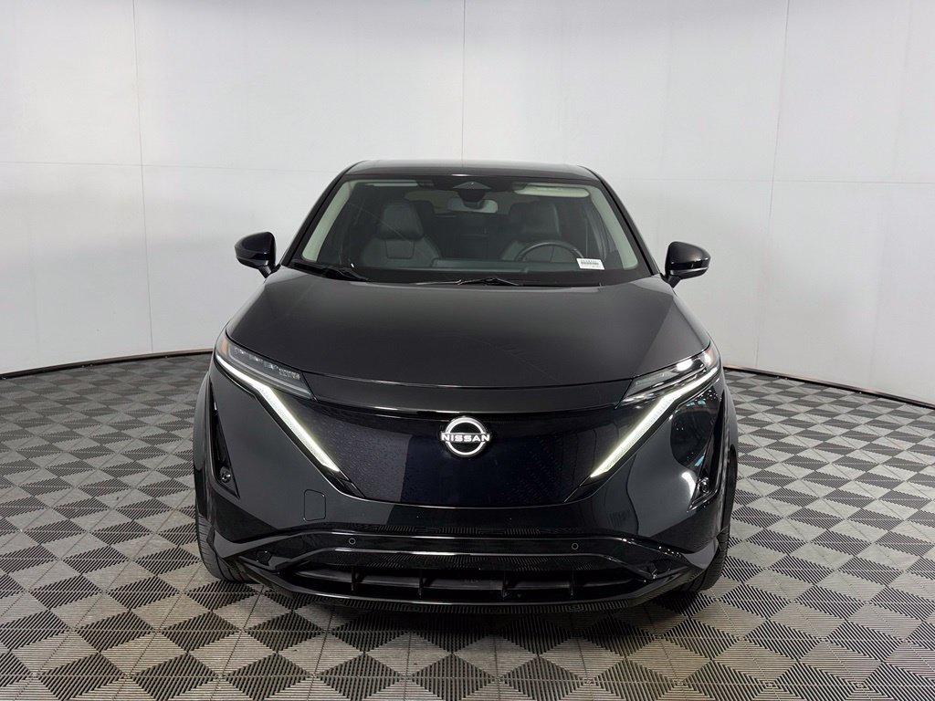 Used 2023 Nissan Ariya AWD image 2