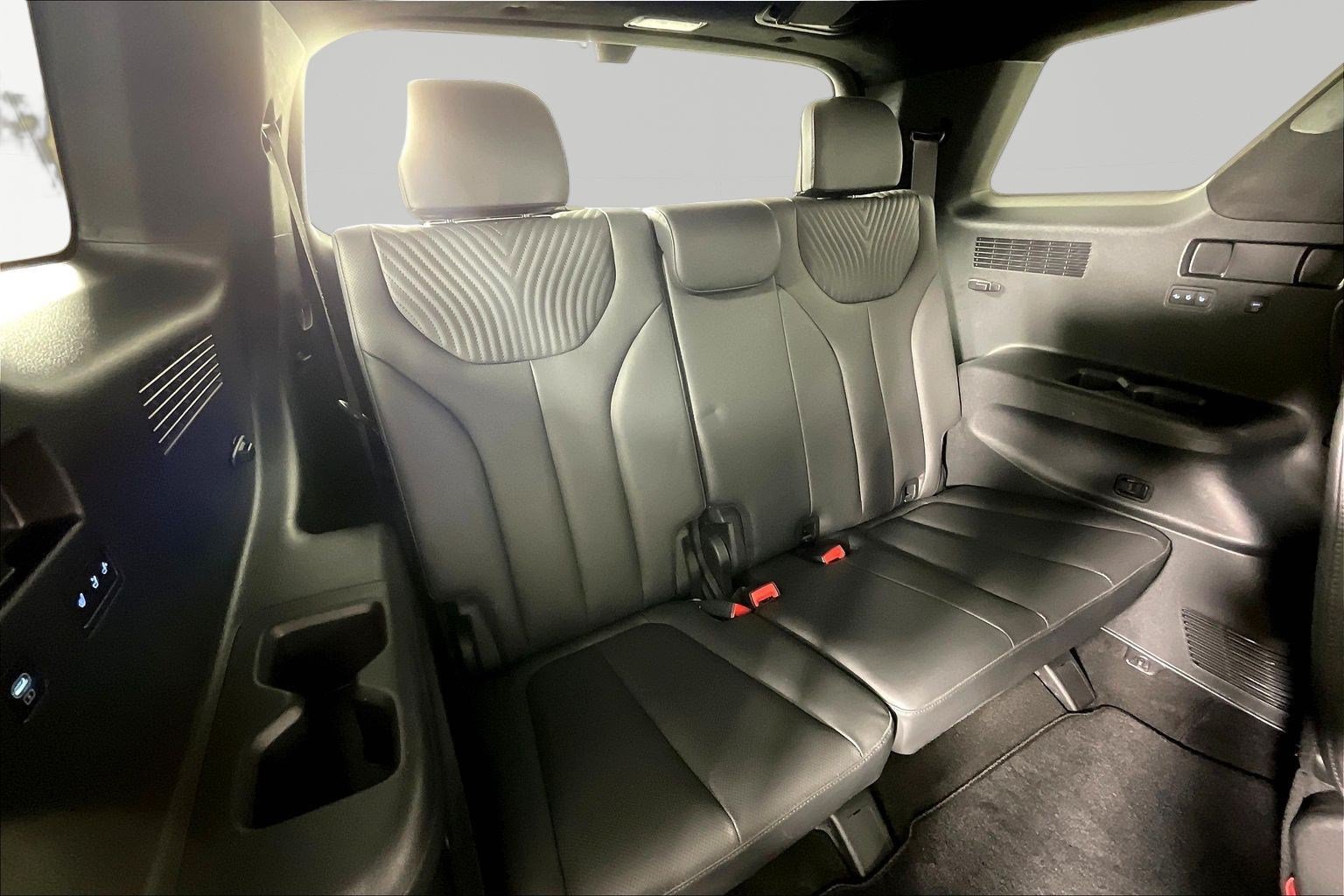 Used 2024 Hyundai Palisade Calligraphy FWD image 25