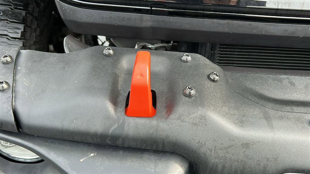 Used 2024 Jeep Gladiator Mojave w/ Technology Group image 29