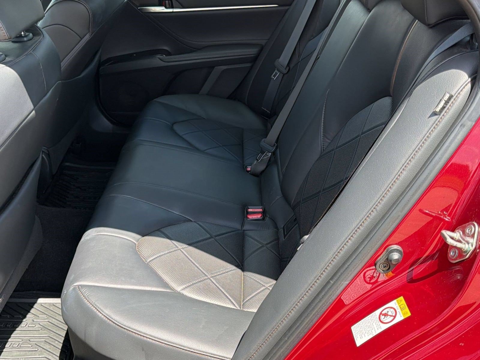 Used 2018 Toyota Camry XLE FWD image 14