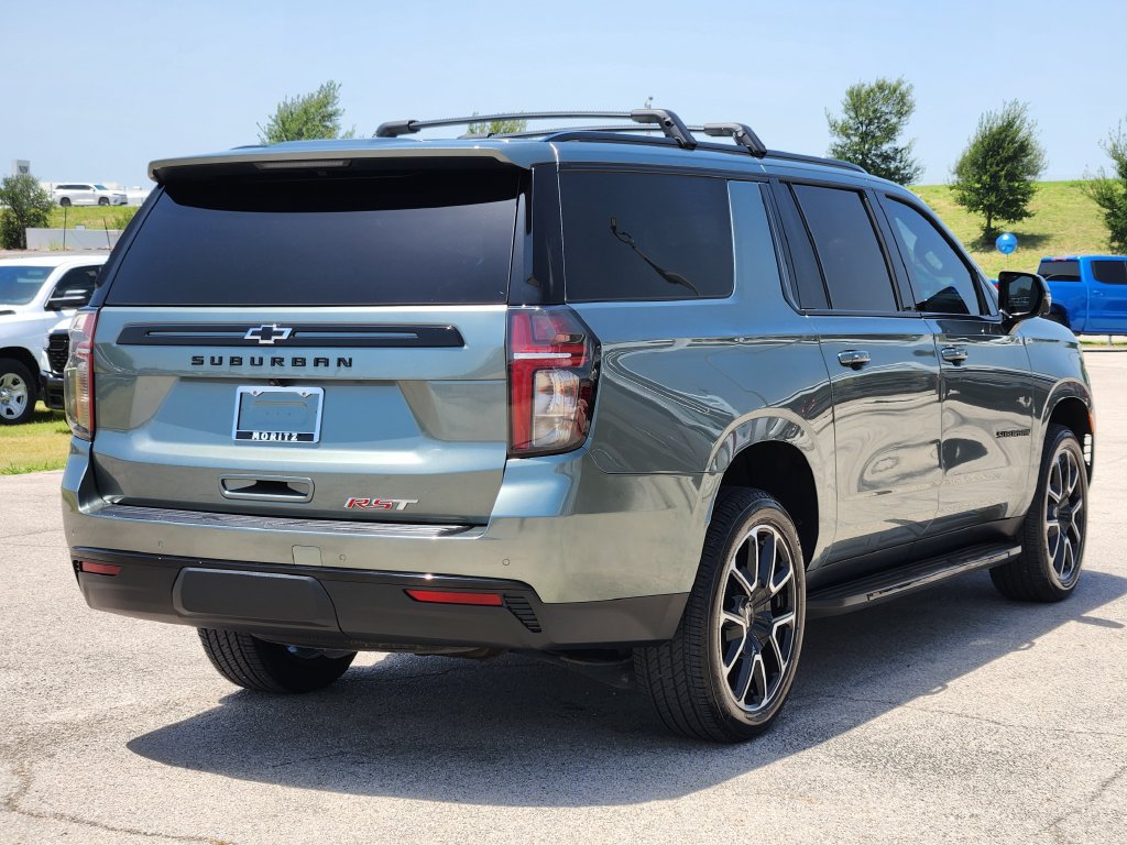 Used 2024 Chevrolet Suburban RST w/ Luxury Package AWD/4WD image 5