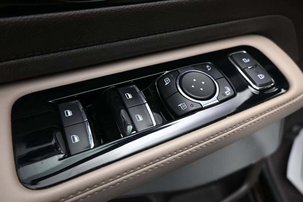 Used 2023 Lincoln Aviator Reserve w/ Equipment Group 201A RWD image 11