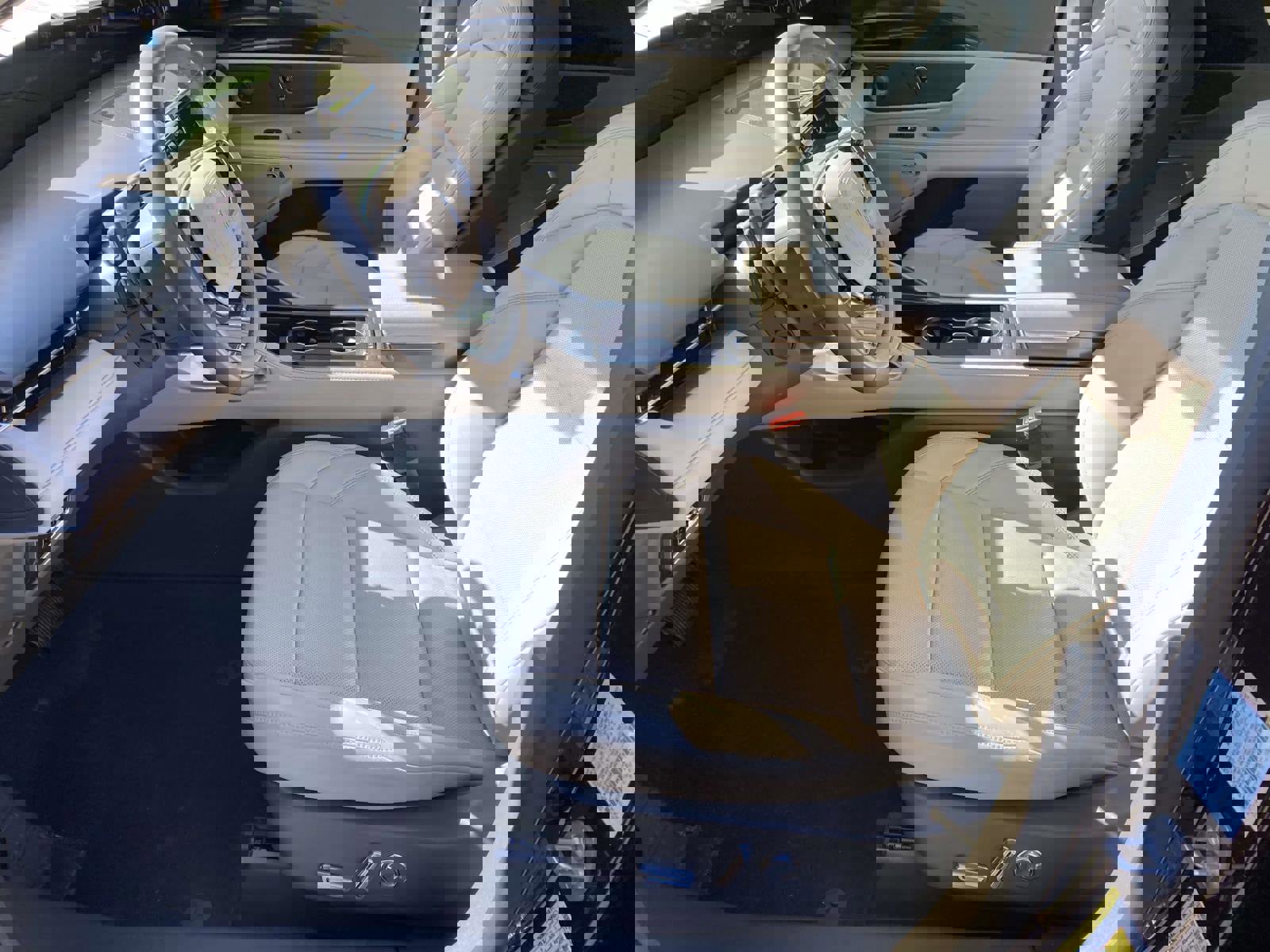 Certified 2025 Lincoln Nautilus Premier w/ Equipment Group 102A image 22