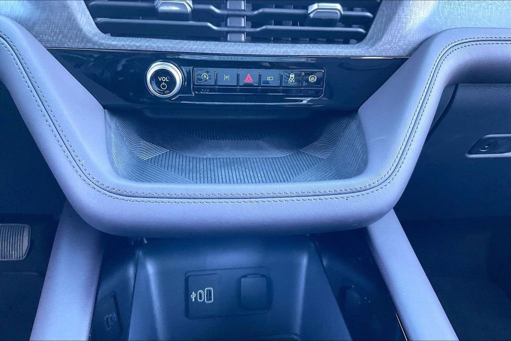 Used 2026 Ford Explorer Platinum image 34