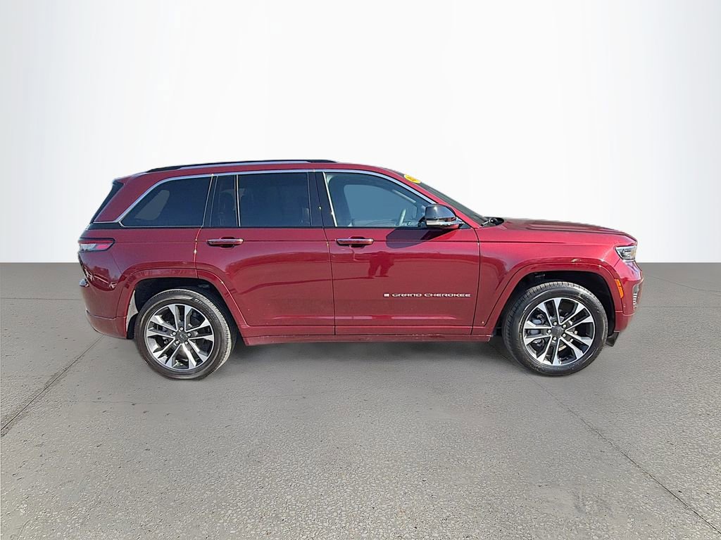 Used 2023 Jeep Grand Cherokee Overland image 2