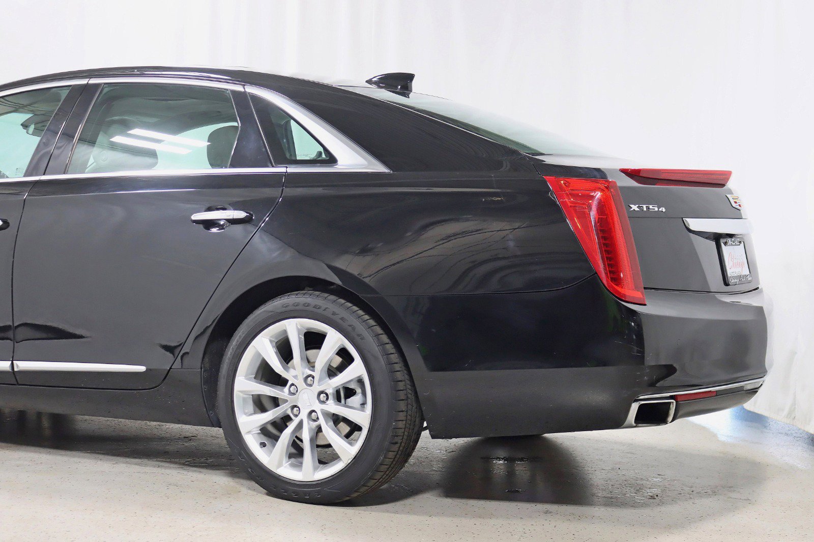 Used 2016 Cadillac XTS Luxury w/ Driver Awareness Package AWD/4WD image 11