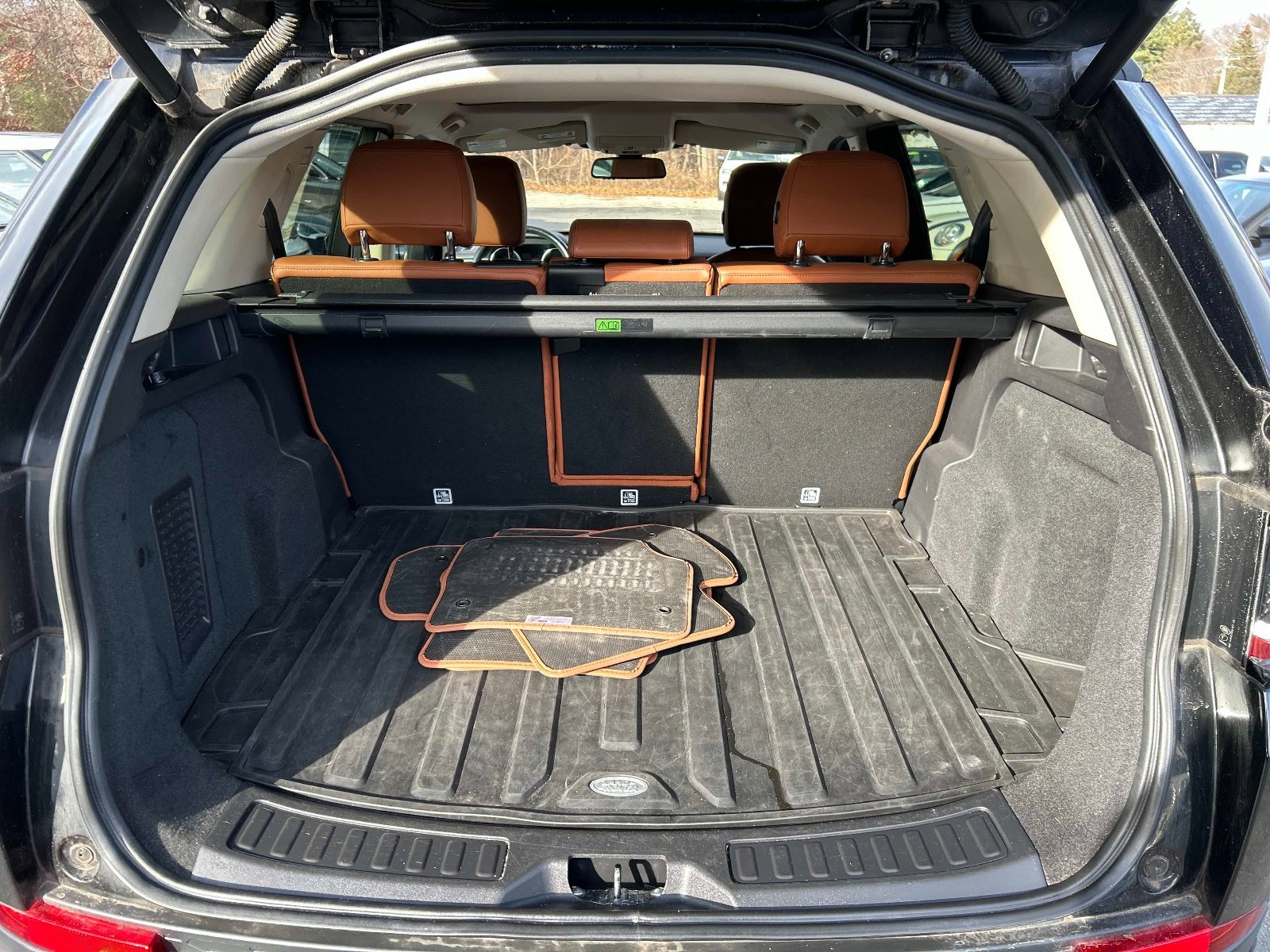 Used 2017 Land Rover Discovery Sport HSE Luxury AWD/4WD image 13