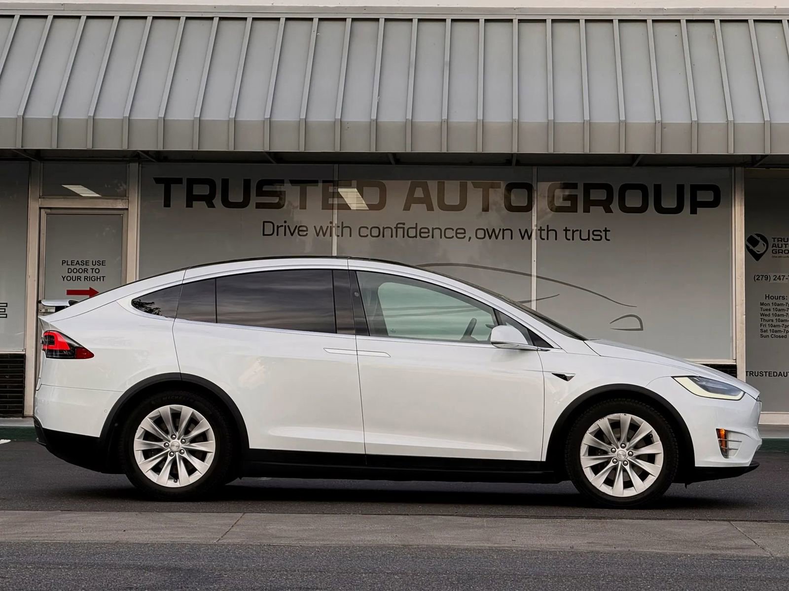 Used 2020 Tesla Model X Long Range AWD/4WD image 4