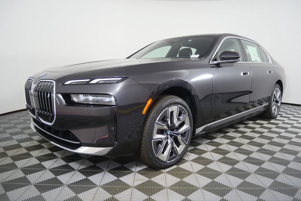 Used 2026 BMW i7 eDrive50 w/ Premium Package RWD image 7