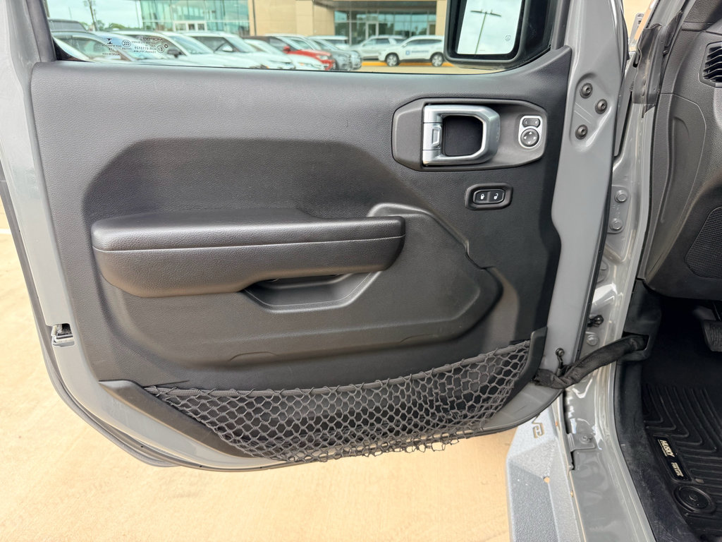 Used 2018 Jeep Wrangler Unlimited Sport S AWD/4WD image 9