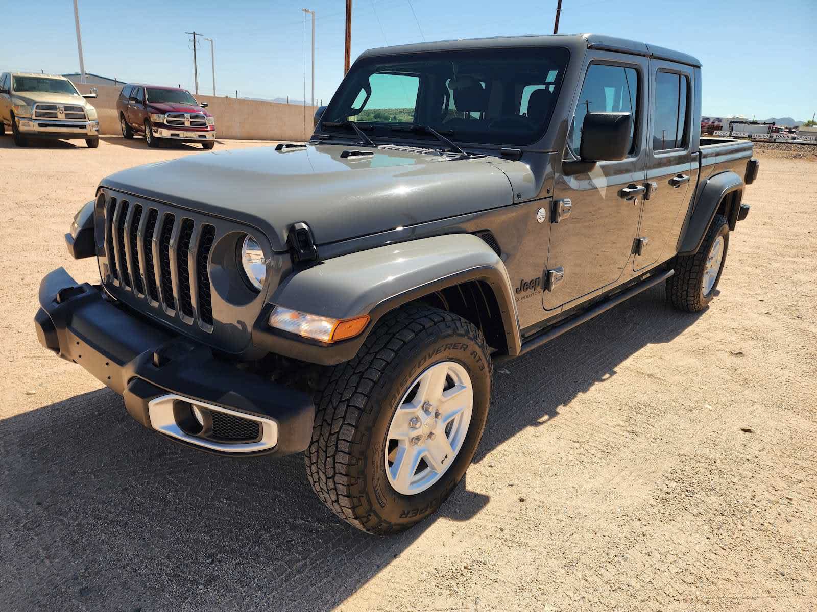 Used 2021 Jeep Gladiator Sport AWD/4WD image 3
