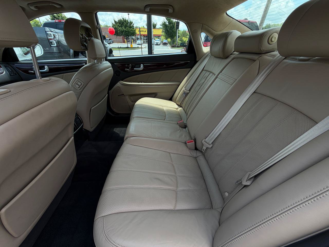 Used 2012 Hyundai Equus Signature RWD image 9