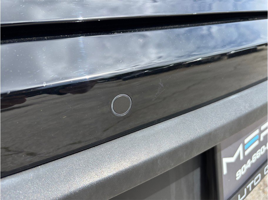 Used 2023 Porsche Macan Turbo image 17