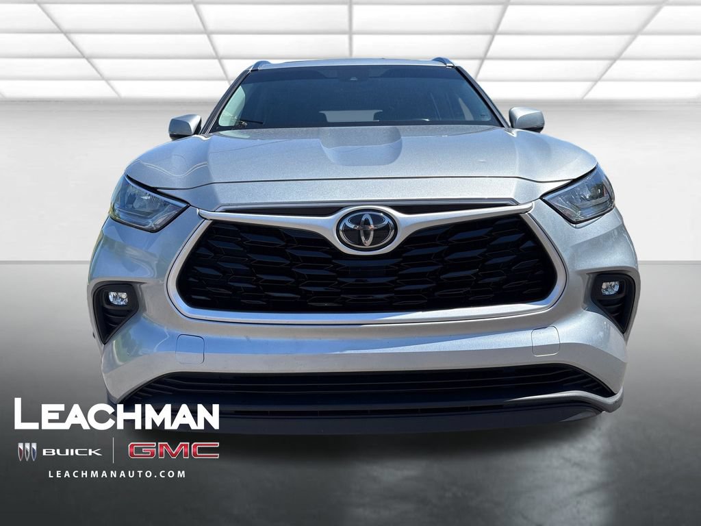 Used 2020 Toyota Highlander XLE AWD/4WD image 9