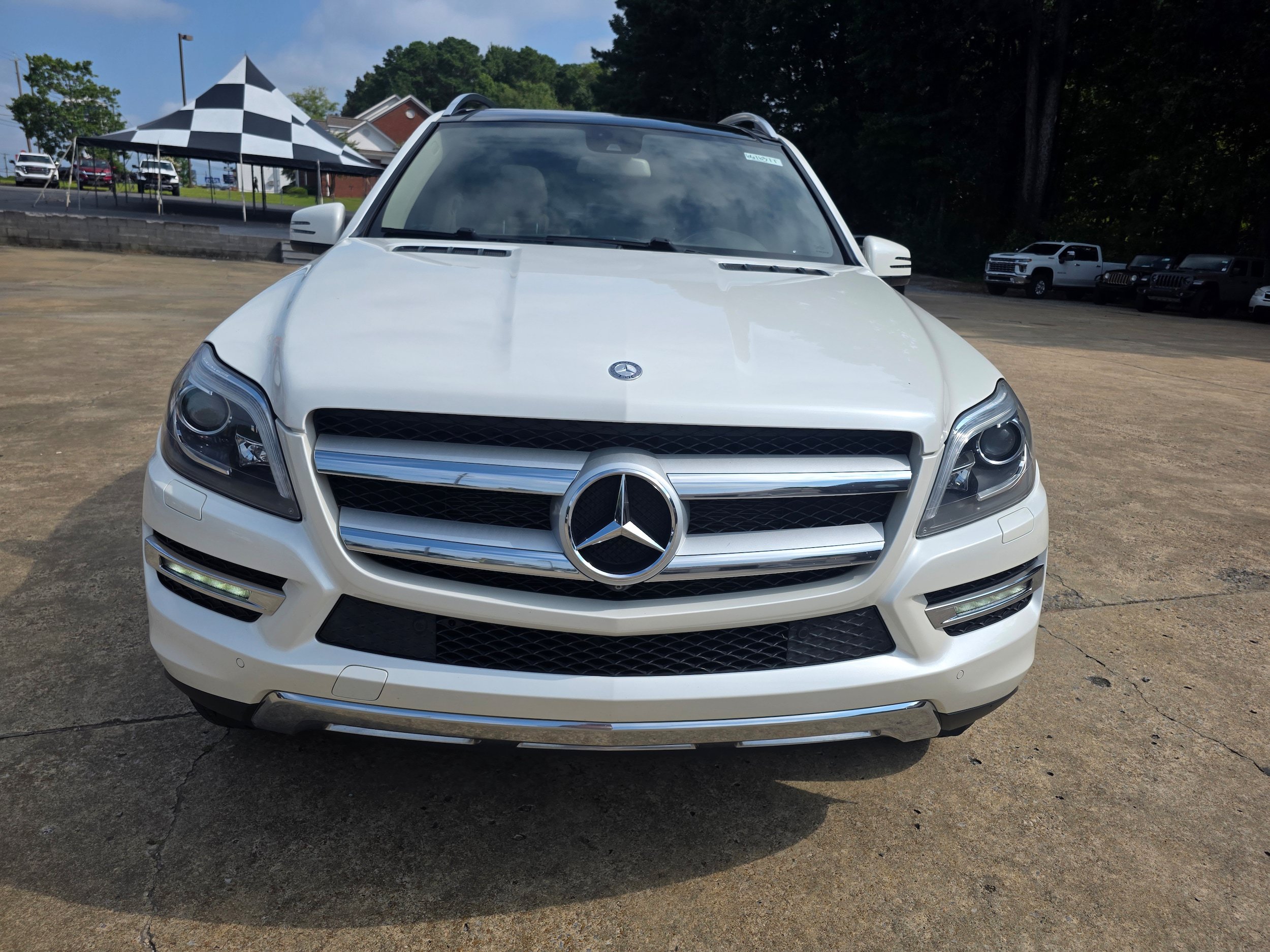 Used 2016 Mercedes-Benz GL 450 4MATIC image 2