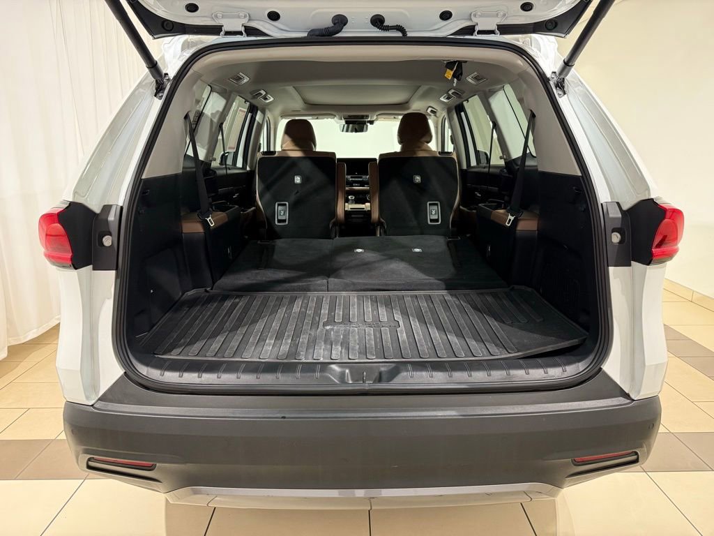 Certified 2024 Toyota Grand Highlander AWD image 12