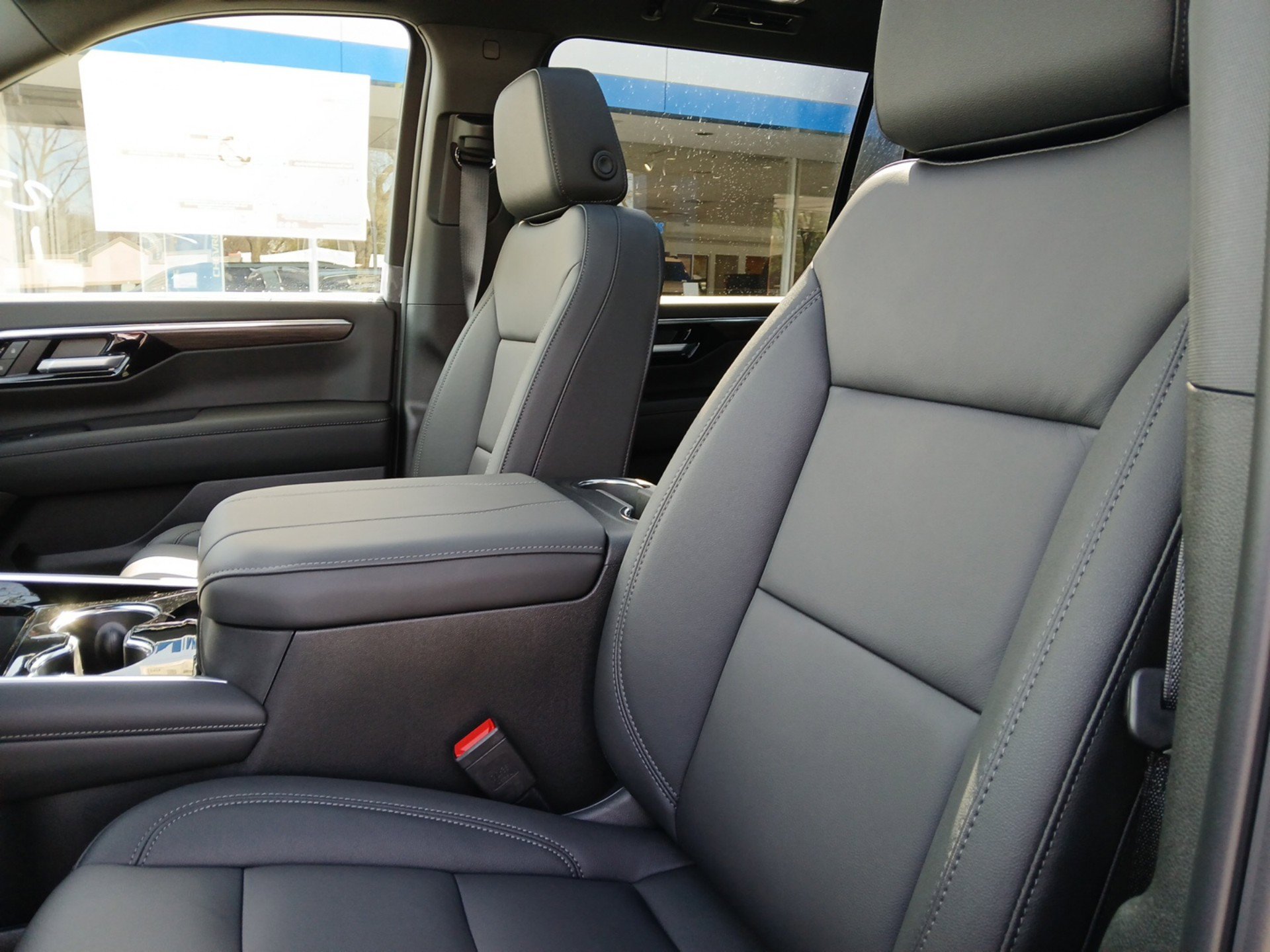 New 2026 Chevrolet Suburban Z71 w/ Comfort Package AWD/4WD image 22