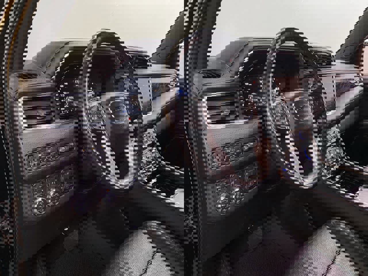 Used 2022 GMC Yukon XL Denali image 2