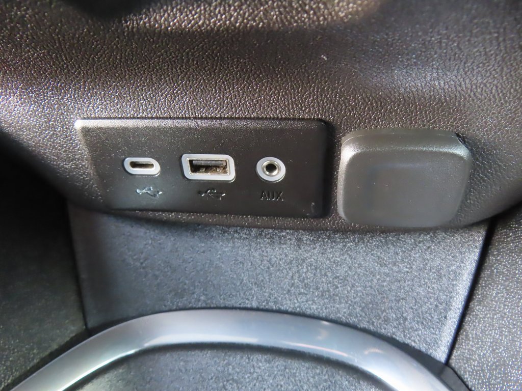 Used 2023 Chevrolet Malibu LT image 9