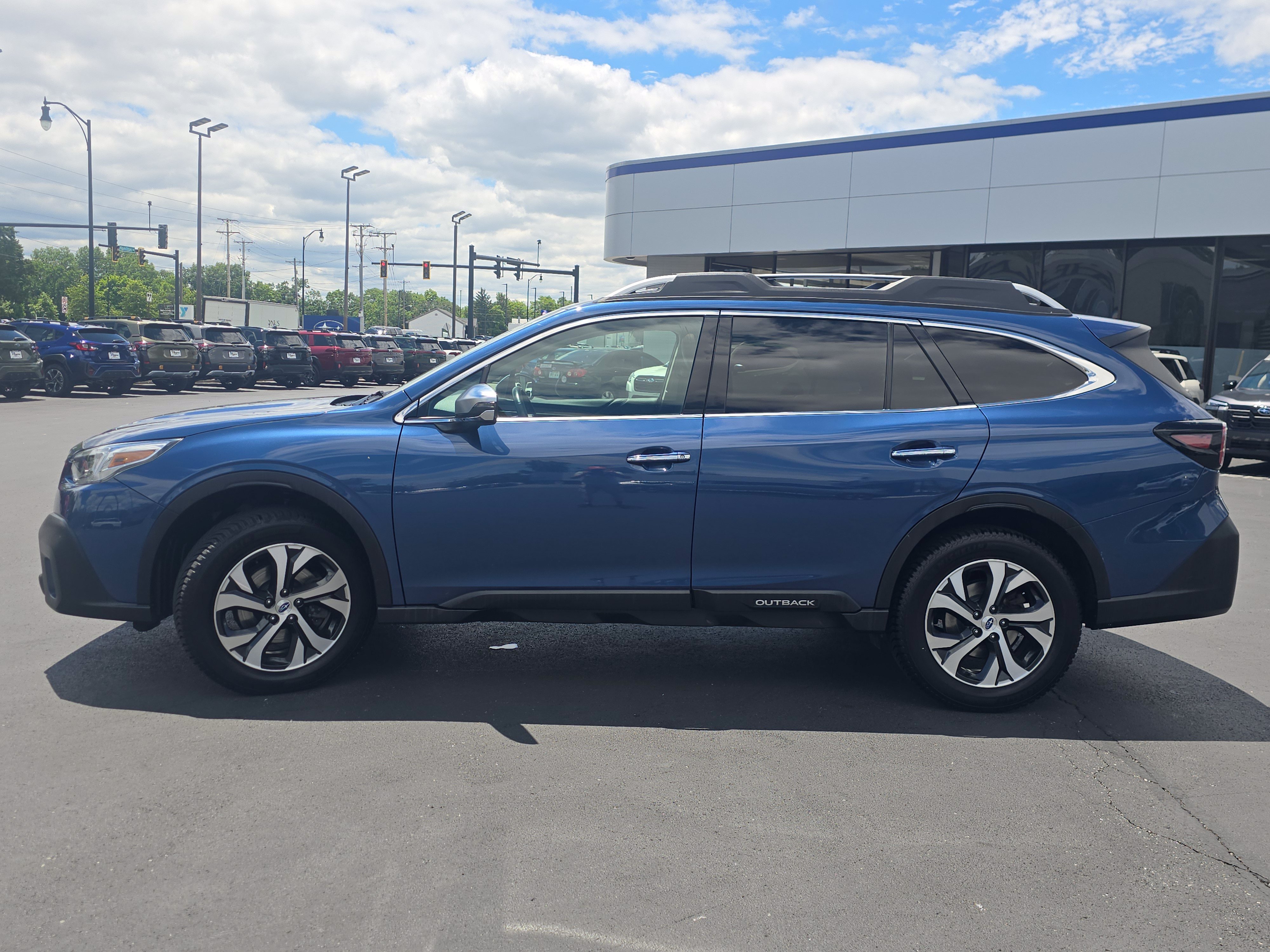 Used 2020 Subaru Outback Touring XT AWD/4WD image 4