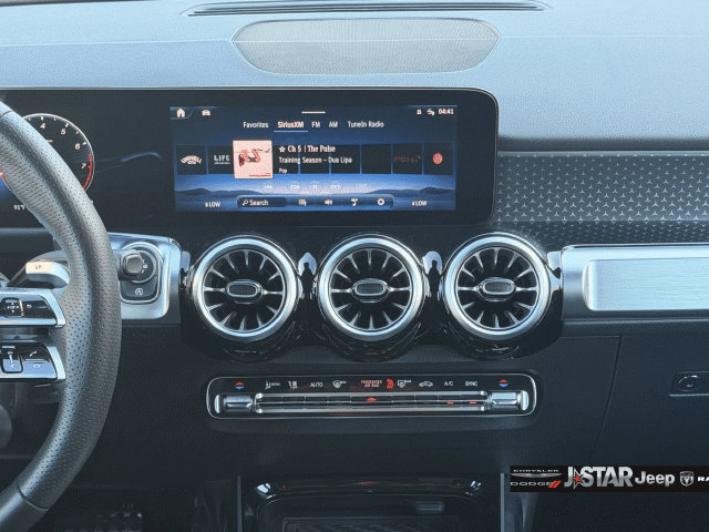 Used 2026 Mercedes-Benz GLB 35 AMG 4MATIC image 15