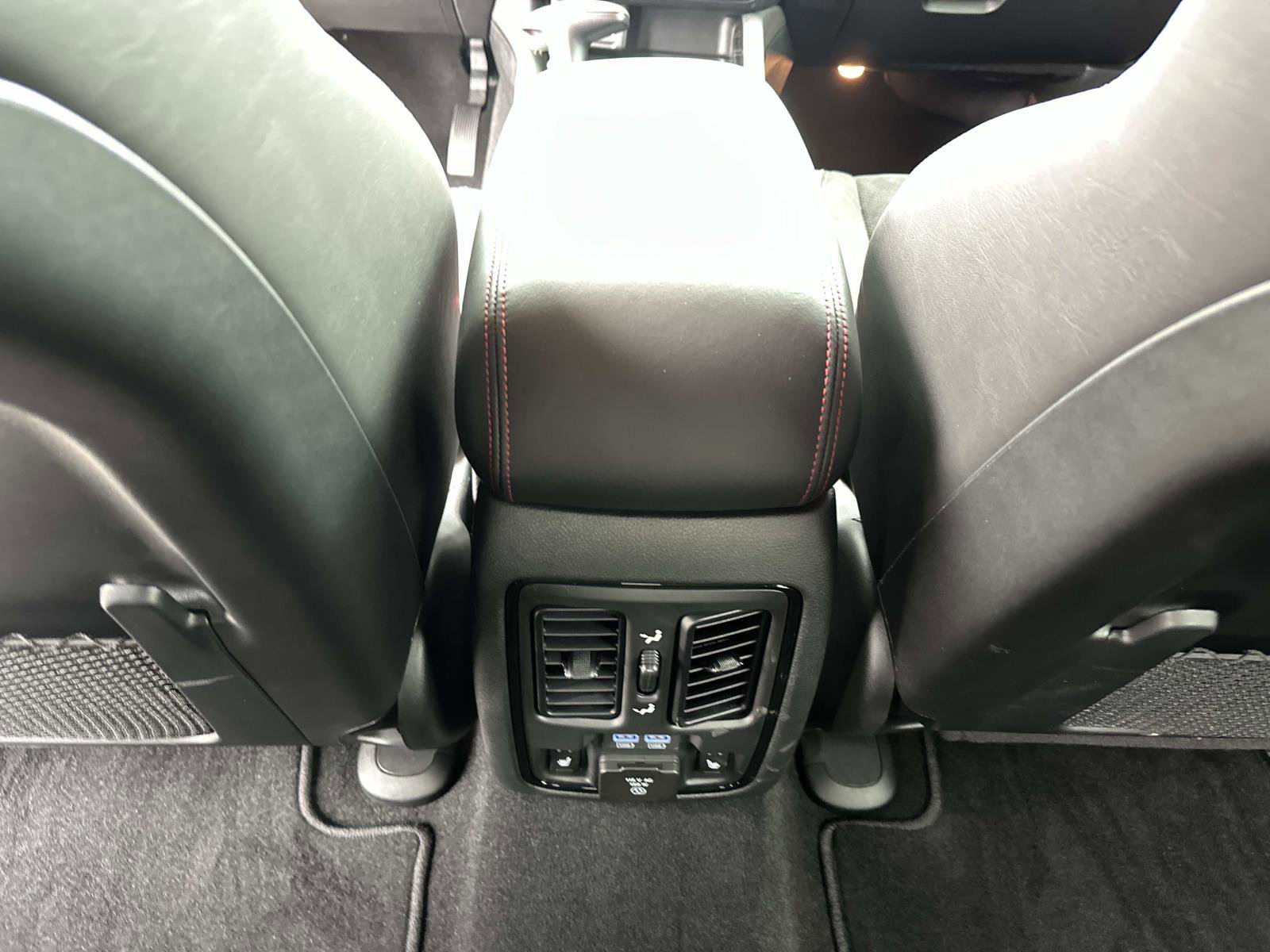 Certified 2025 Dodge Durango GT image 17