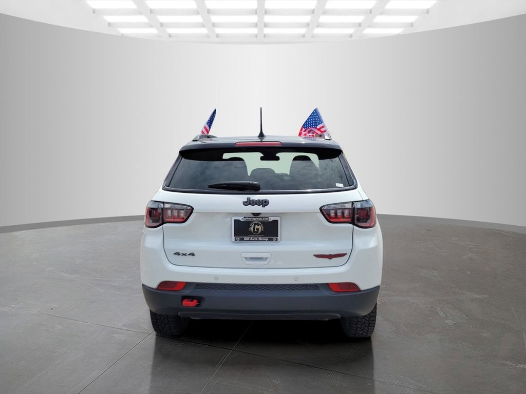 Used 2025 Jeep Compass Trailhawk image 5