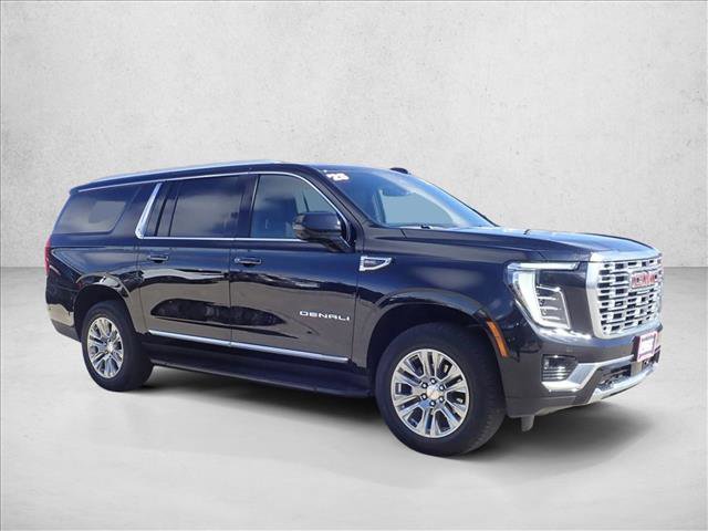 Used 2025 GMC Yukon XL Denali image 6