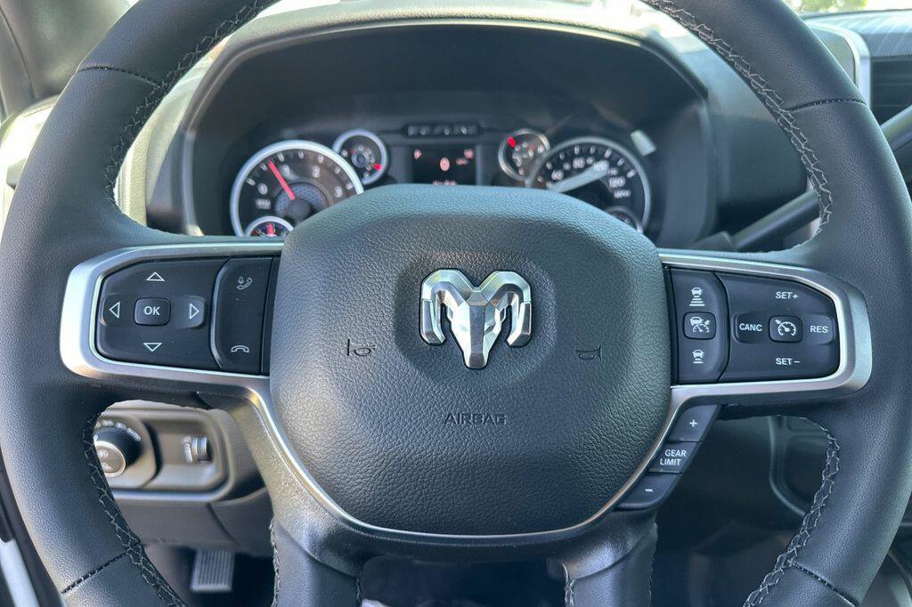 New 2026 RAM 2500 Big Horn AWD/4WD image 23